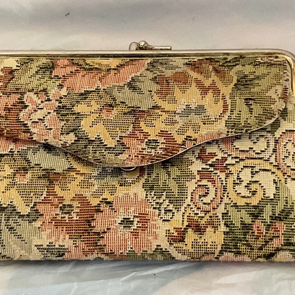 VINTAGE WALLET  BAG  CARPET MATERIAL - Picture 1 of 16
